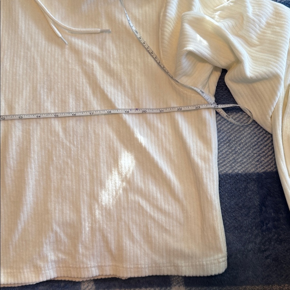 Avia Off-White Hooded Set - Picture 5 of 8